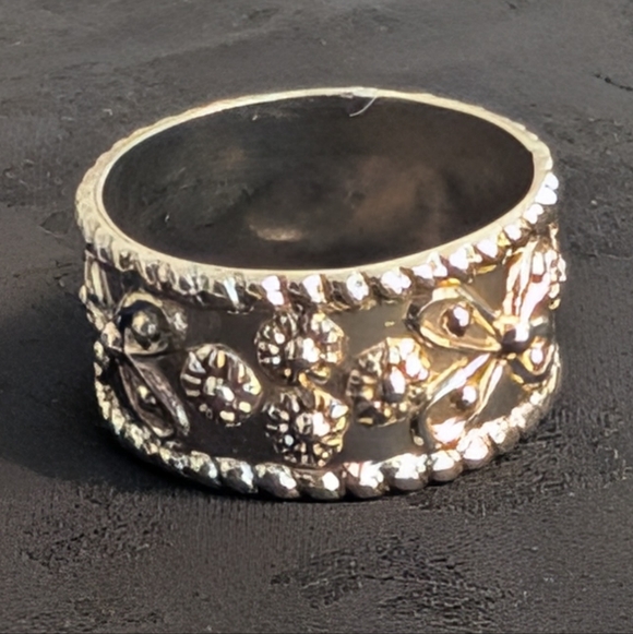 Solid Sterling Silver Cigar Band Floral Ring Size 8 - Picture 2 of 10